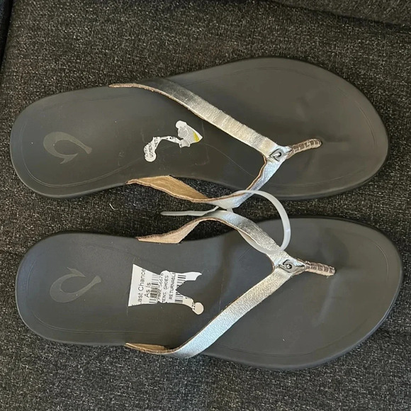 Olukai ‘Ho Opio’ Leather Flip Flop - Picture 2 of 3